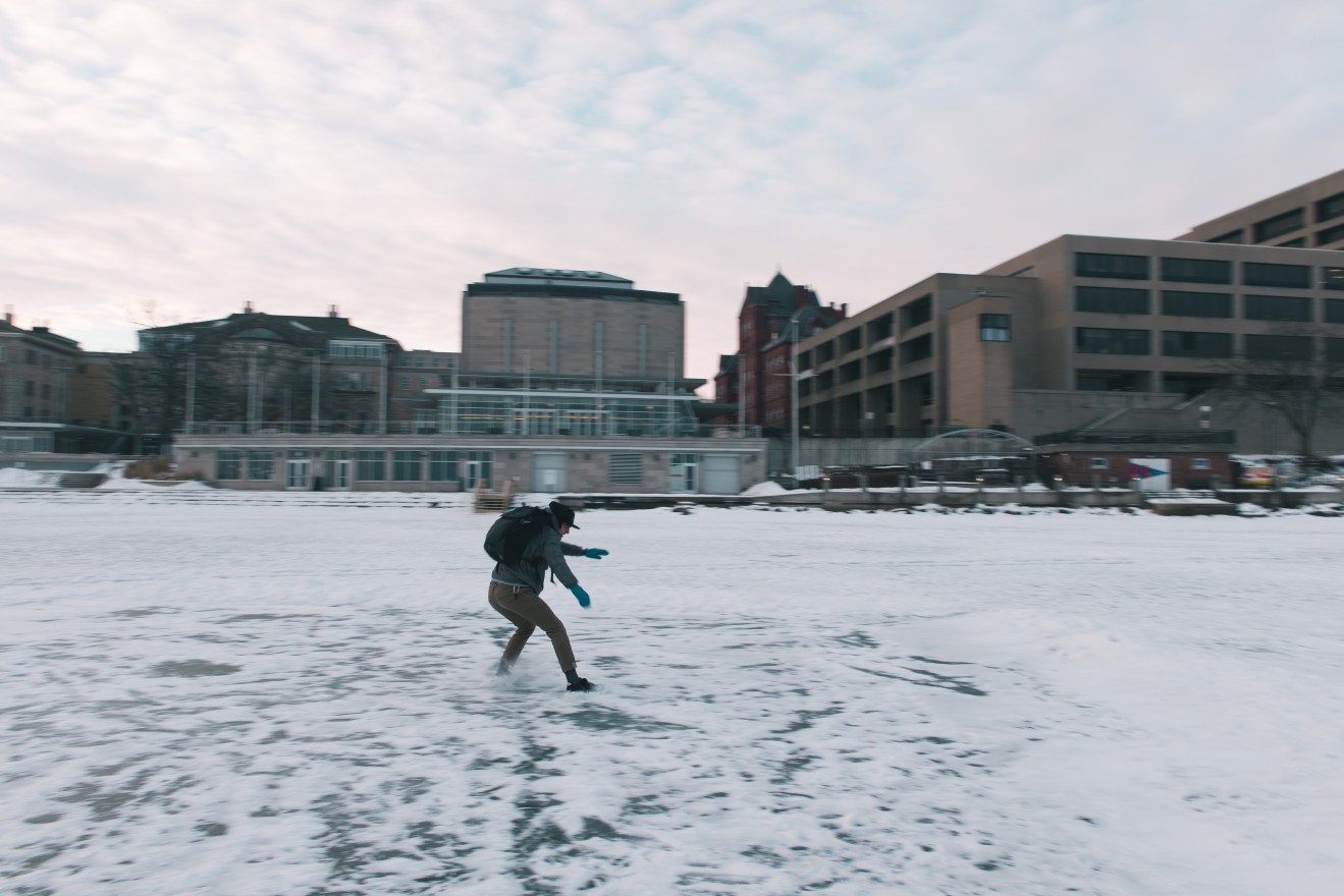 Thanks for the dropping temperature and snows, he could slide on the lake again.