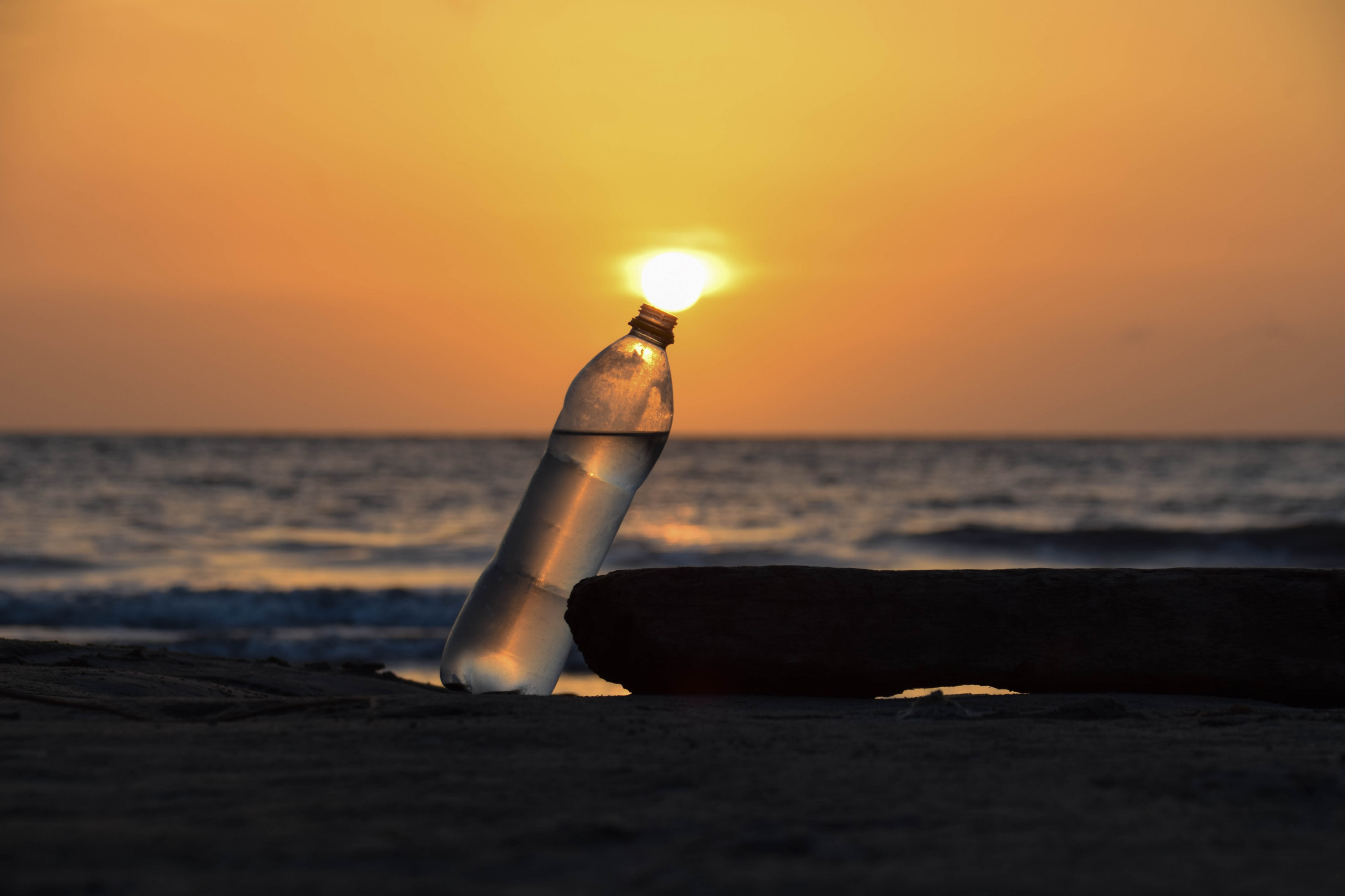 I also joined in with a little recyclable exercise of my own using a water bottle I found on the beach to create an image of the sun escaping from the mouth of the bottle. Amigos del Mar has shown that recycling is both fun and incredibly necessary to protect the beaches and way of life for the people of Cartagena, even amongst an explosion of tourism in the area.