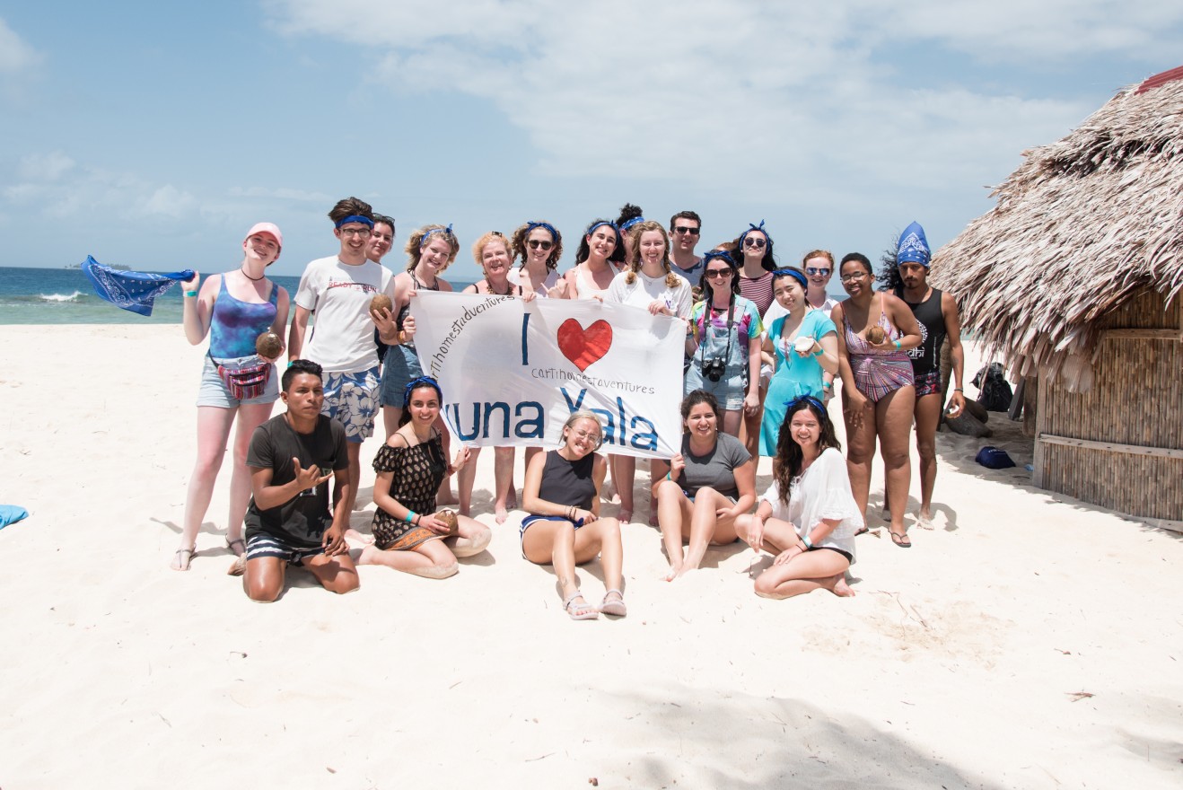 Northwestern University environmental journalism students visit idyllic Kuna Yala, but the archipelago of islands is threatened with inundation as sea levels rise due to climate change. (Colin Boyle/Medill)