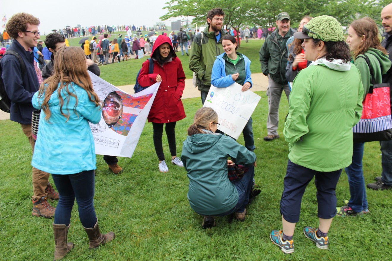 Teach-in attendees gathered on the National Mall before the March for Science. (Christina Limpert/SUNY-ESF)