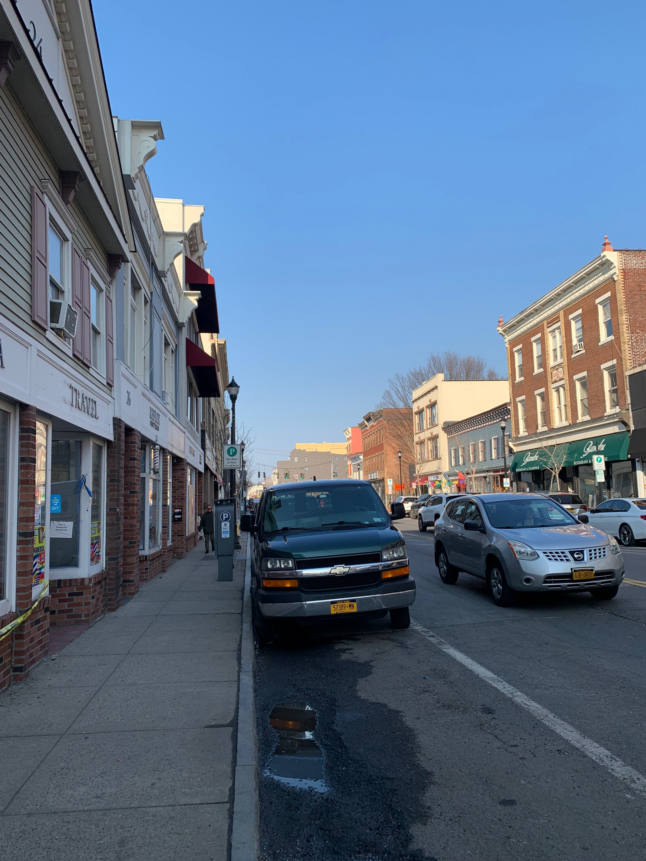 An example of the prioritization of car space. Pedestrian facilities are small and insufficient.