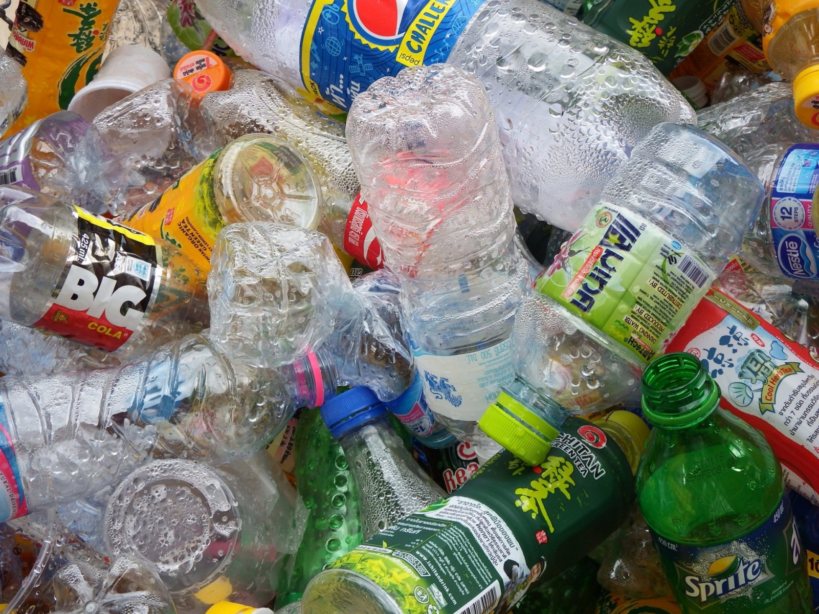 Plastic waterbottles